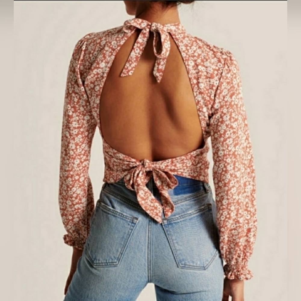 Abercrombie and Fitch Long Sleeve Tie Back Floral Top Size XSmall